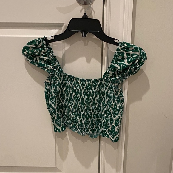 Elegant Green Patterned Blouse - Picture 1 of 3